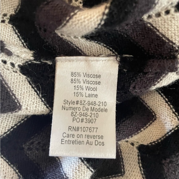 ALICE + OLIVIA black, gray and white chevron balloon sleeve wool sweater dress - Picture 6 of 9